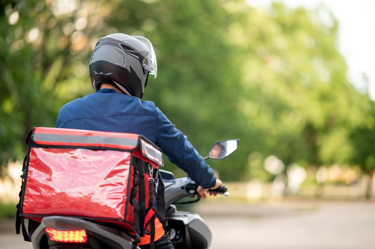 delivery box on the motorcycle